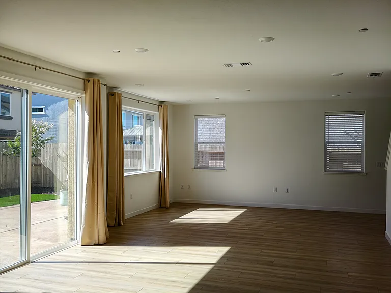 11934 Granzella Way — Photo 3