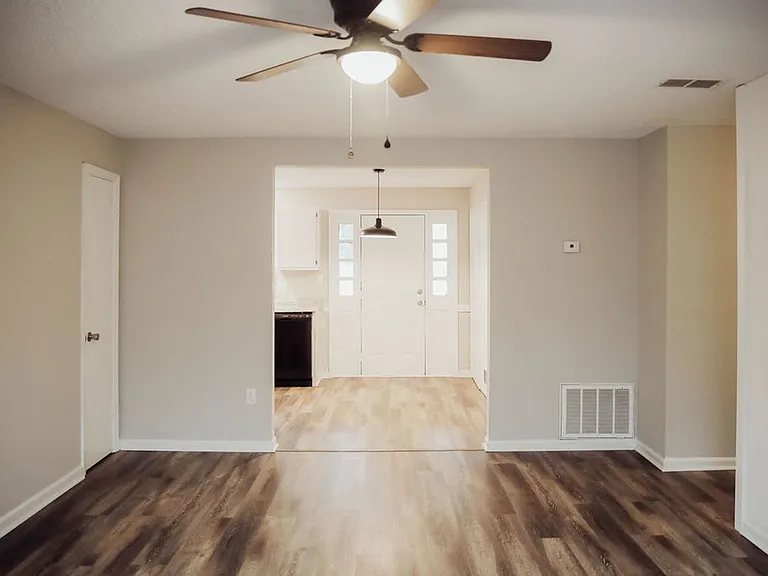 217 Mark Twain Cir — Photo 3