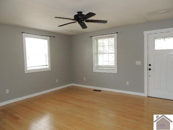 3rd image of 504 Macedonia St