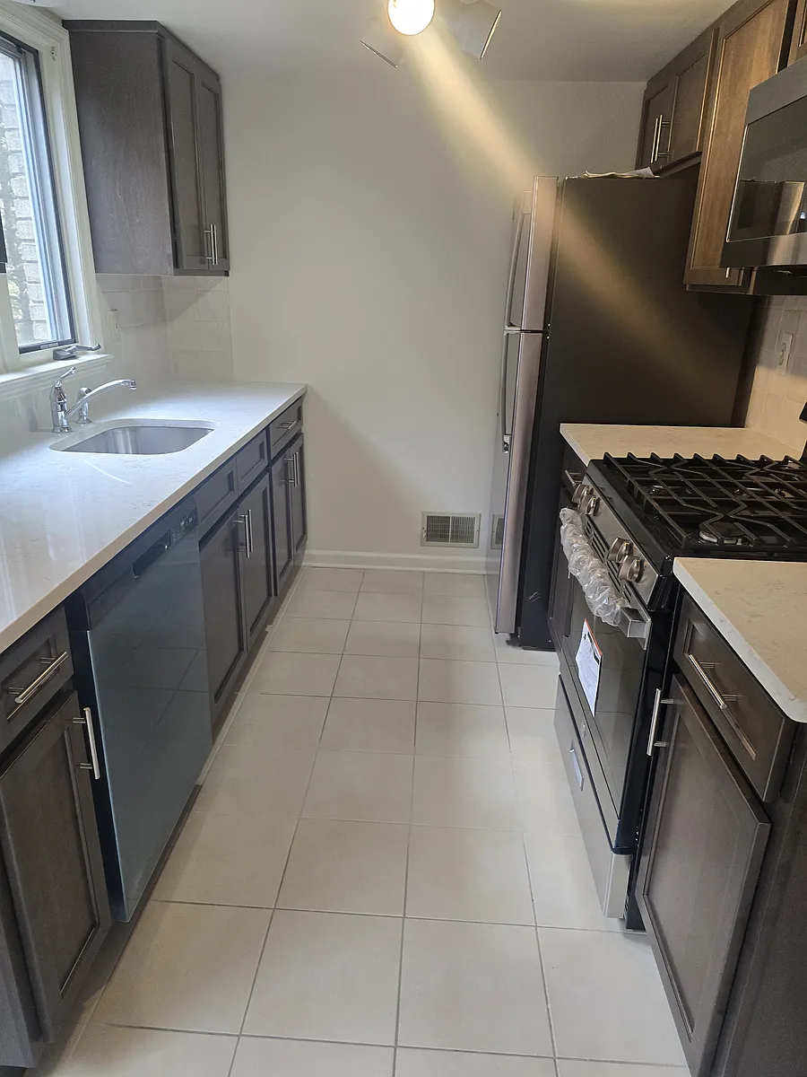 Building Photo - 361 Franklin St #1