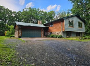430 Valley View Trl, Houlton, WI 54082