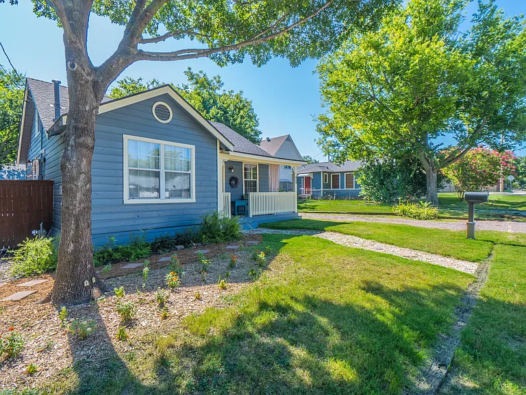 904 Florence St — Photo 28