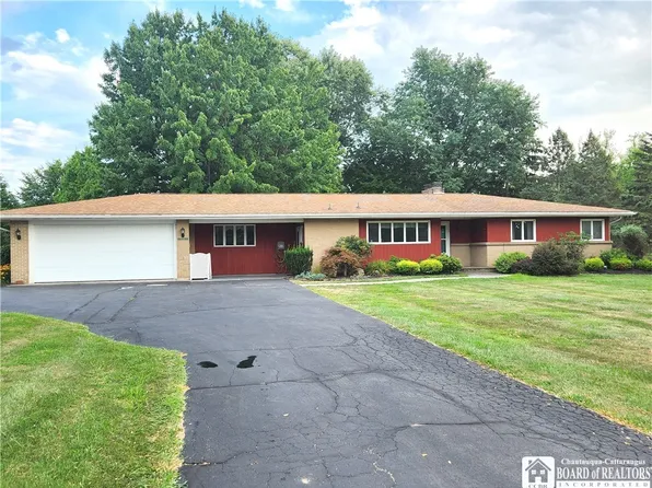 4539 Berry Rd, Fredonia, NY 14063