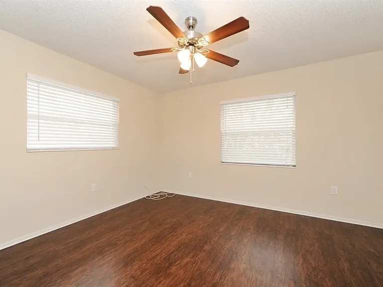 3691 York Dr W — Photo 8