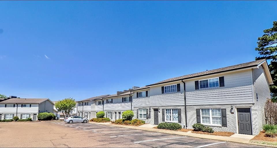 1st image of 1802 Jackson Ave W APT 74