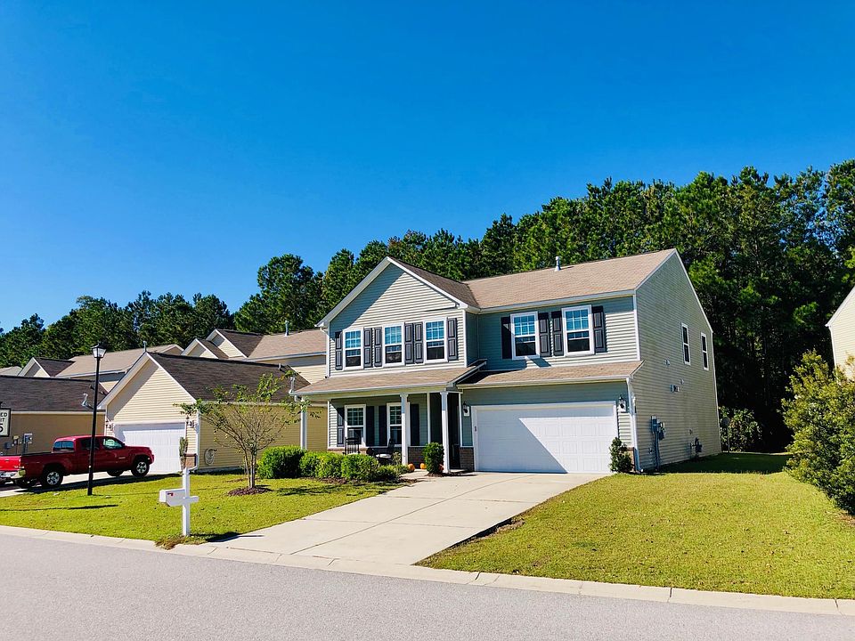 2629 Great Scott Drive in Berkshire Forest