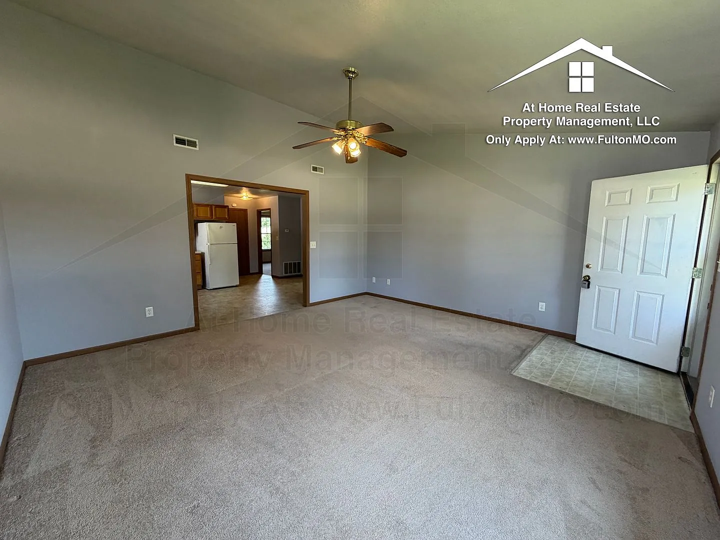 Sabre Circle 427429 Duplex — Photo 4