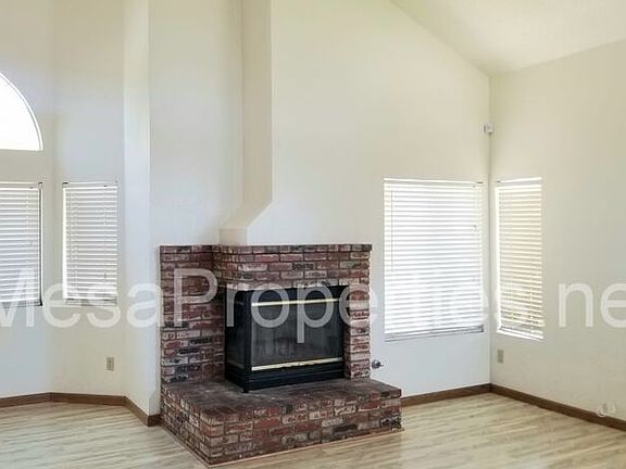 3rd image of 2547 Knox Ct