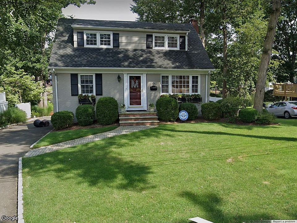 1st image of 120 Lake Dr W