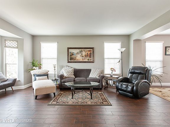 3rd image of 2436 Courtyard Cir Unit 4