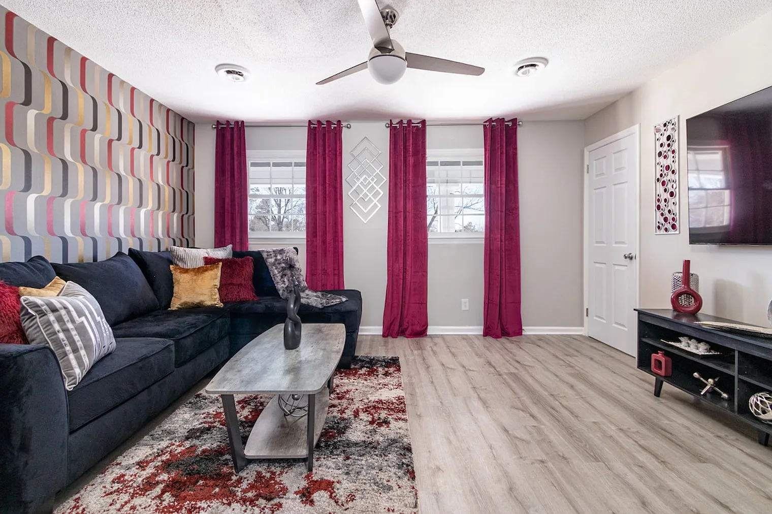 2 bed, 1.0 bath, $4,841 — Photo 3