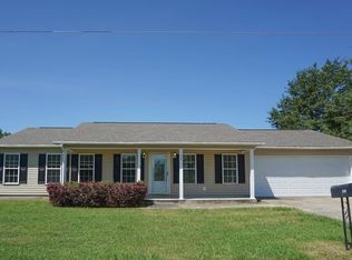 174 Dana Dr, Ray City, GA 31645