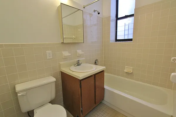 Rented by Julianna Realty Corp | media 1