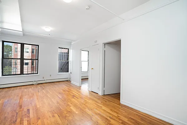 Rented by Waldstar Real Estate LLC | media 12