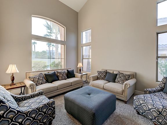3rd image of 5 Chateau Whistler Ct