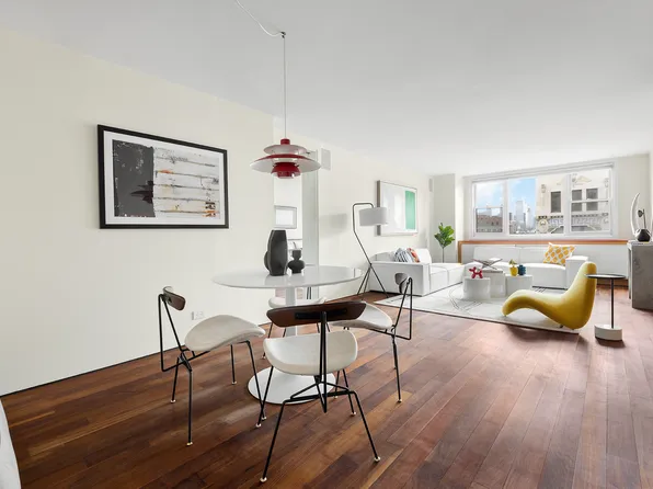 77 7th Avenue image 1 of 10