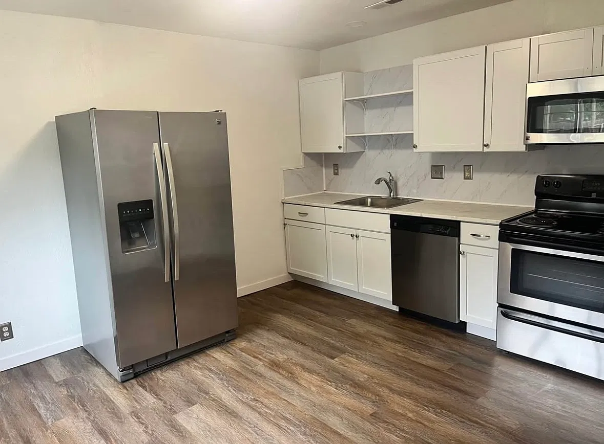 4704 W Murdock St — Photo 3