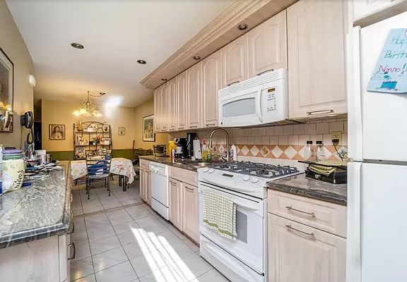 3rd image of 62-25 69th Ln