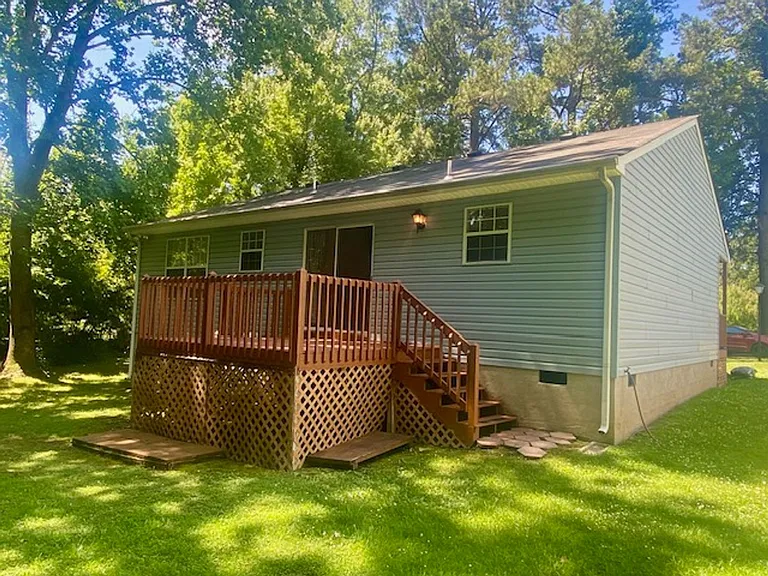 133 Howard Dr — Photo 18