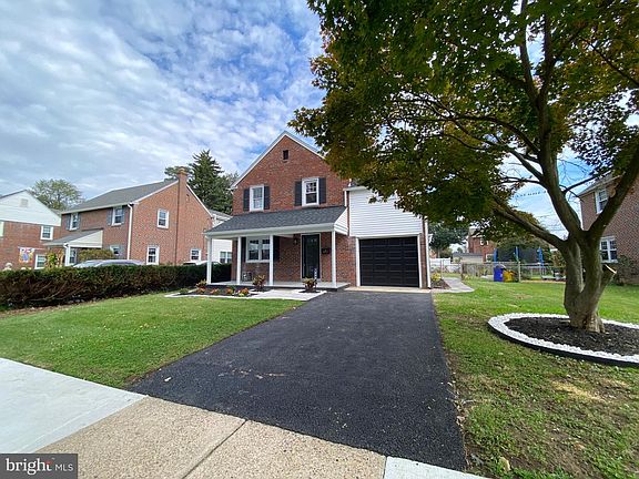 2nd image of 825 Stanbridge Rd