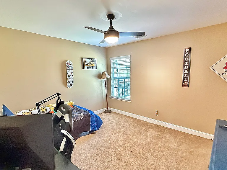 470 Briarcrest Dr NE — Photo 29