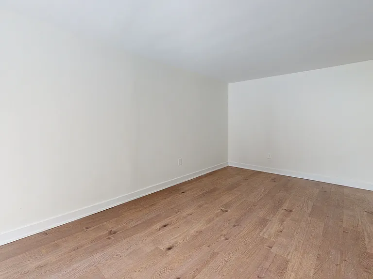 500 Gordon Ave — Photo 6