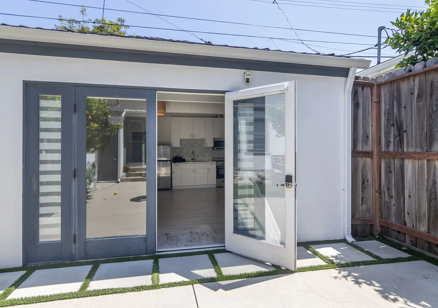 Charming Private 1-Bedroom ADU in Prime West Los Angeles — Photo 1