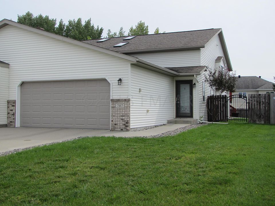 1st image of 707 14th Ave E