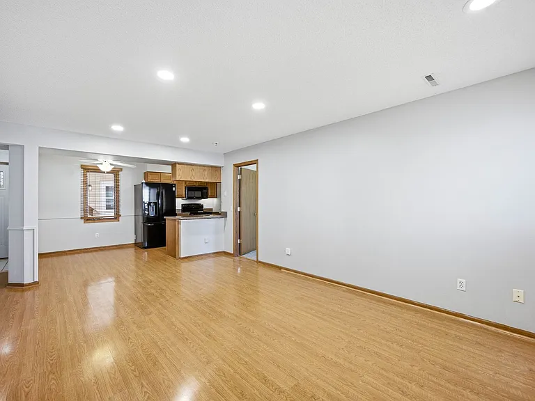 401 SE Lowell Dr #4 — Photo 6