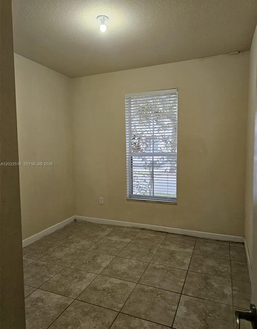 Kendall Commons Townhomes — Photo 2