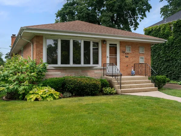 19 W Adams St, Villa Park, IL 60181