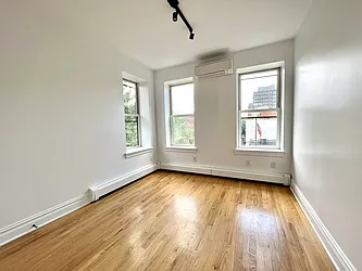 Rented by Nolita Group