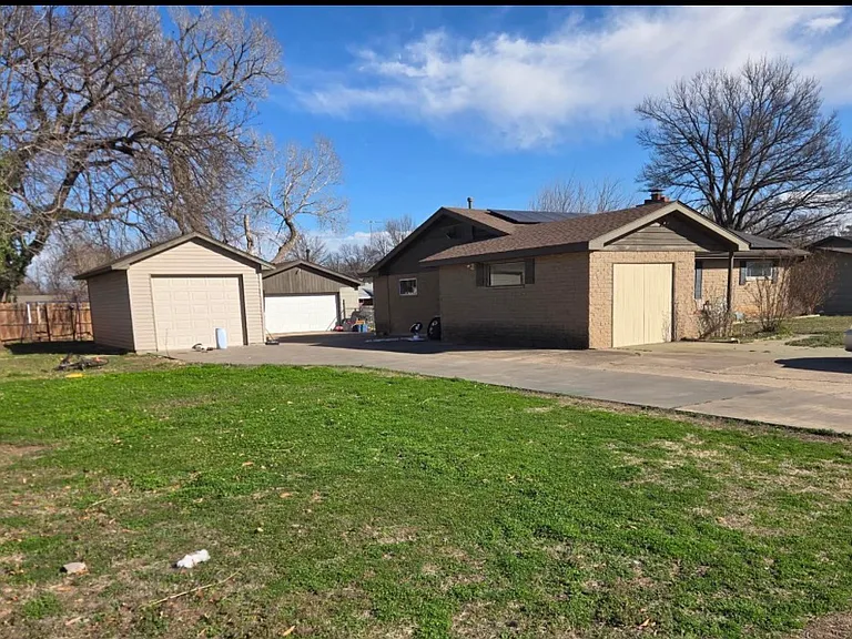 113 Stull Ct — Photo 2