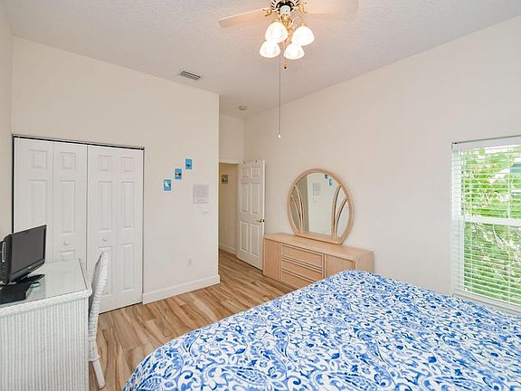 4th image of 210 Gulf Dr S #C