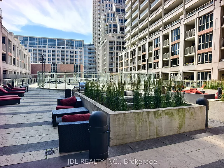 35 Bastion St #1610 — Photo 12