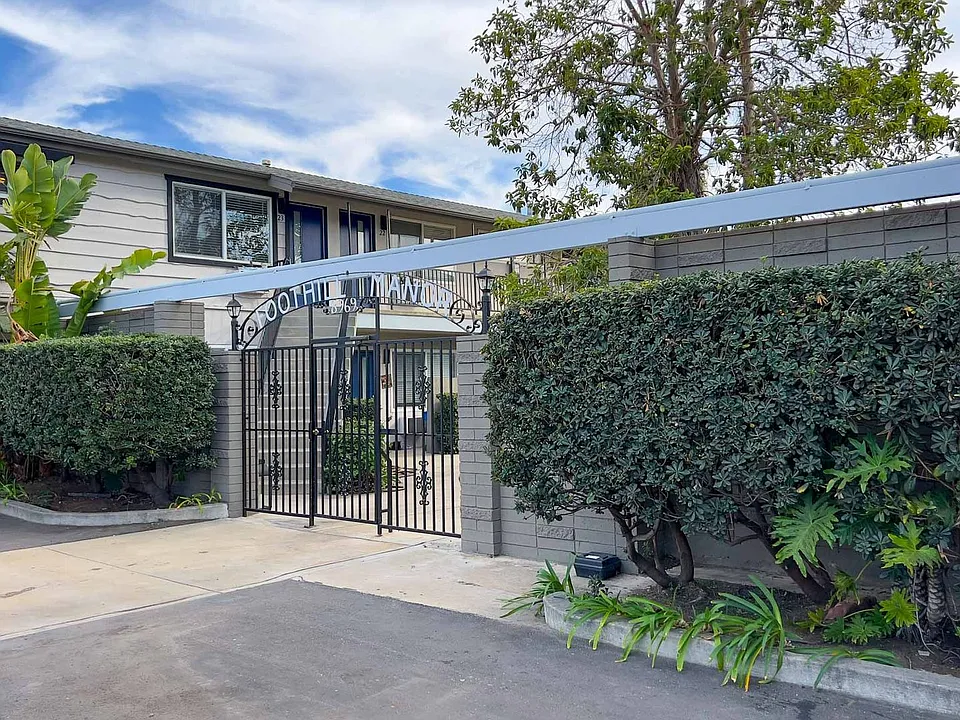Foothill Manor