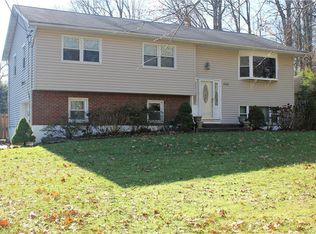 320 W Washington Ave, Pearl River, NY 10965