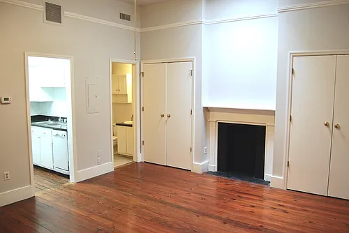 344 King St Photo 1