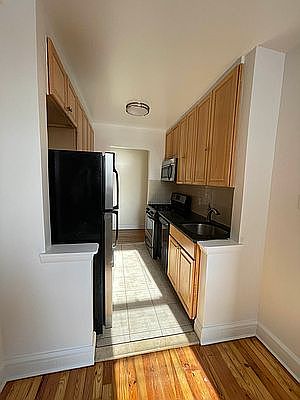 2nd image of 2147 E 17th St #6H*
