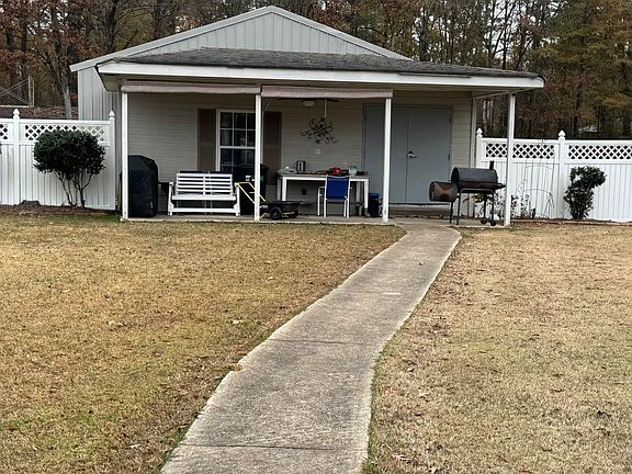 2nd image of 642 N Woodland Dr