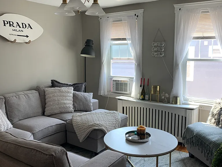 546 E 4th St #2 — Photo 5