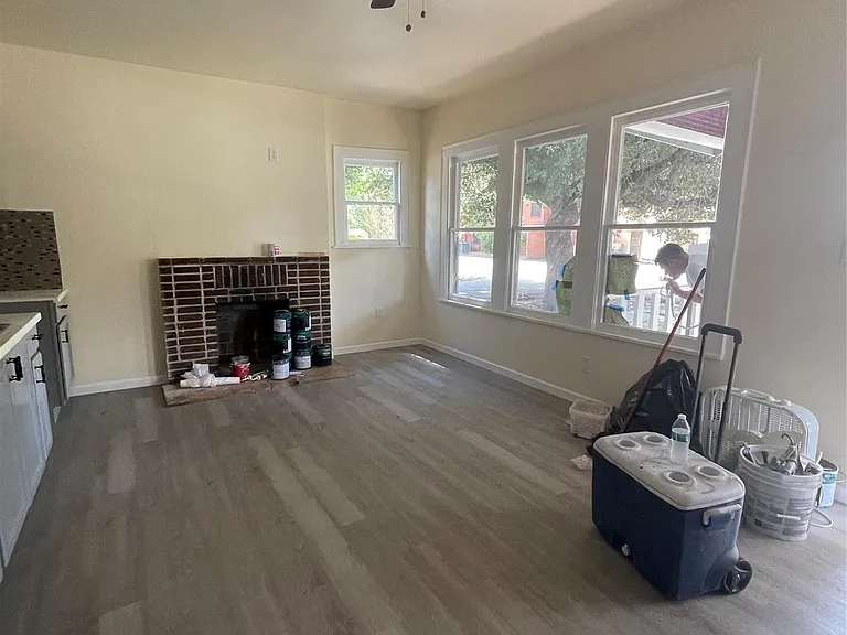 2119 Davis St — Photo 12