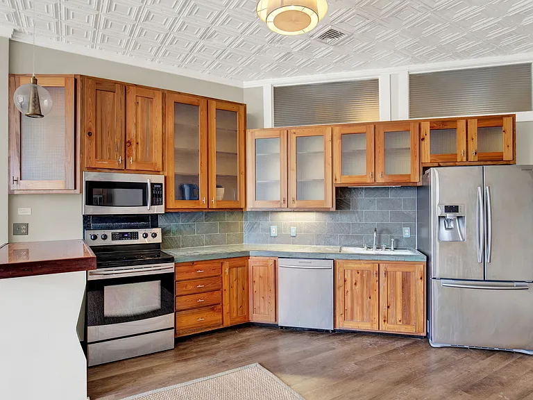226 W Broughton St #2B — Photo 10