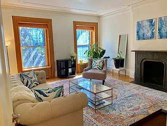 Rented by R New York