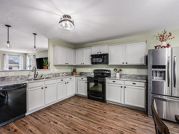 3rd image of 1400 Union Park Dr