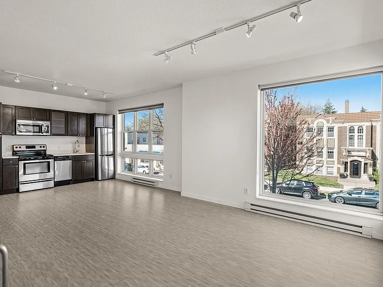 3535 Grand Ave S — Photo 12