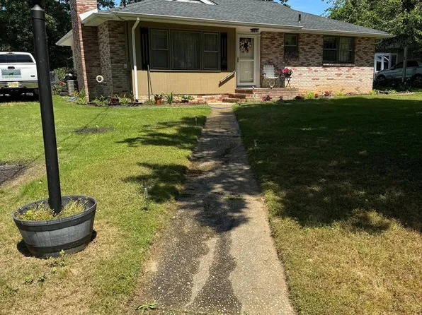 10 Porreca Dr, Millville, NJ 08332