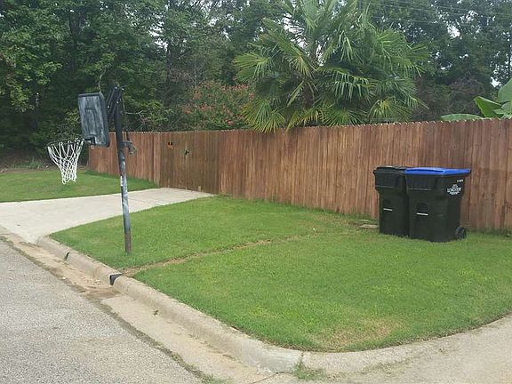 3rd image of 2901 Clendenen Ln