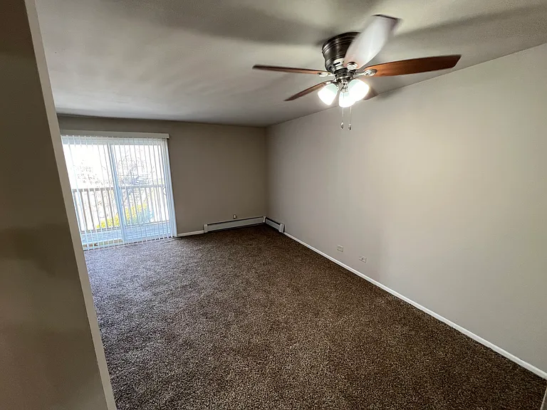910 N River Dr #209 — Photo 3