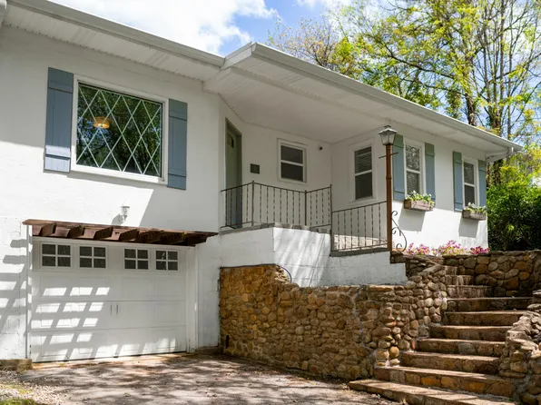 21 Dowlen Rd, Hixson, TN 37343